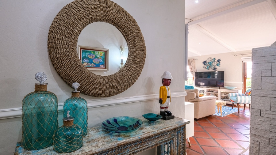 6 Bedroom Property for Sale in Kingfisher Creek Western Cape